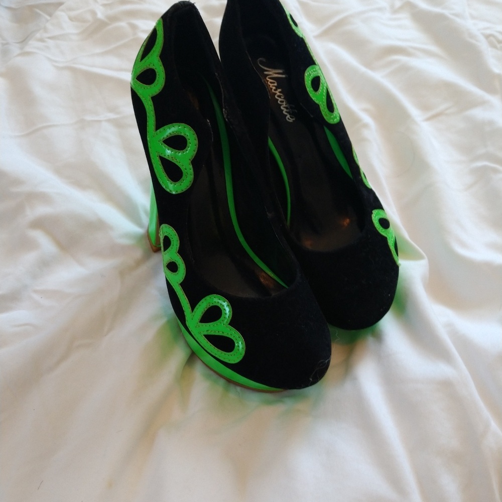 Black green heels